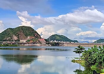 Vijayawada Tourist Attractions Prakasam Barrage image 1